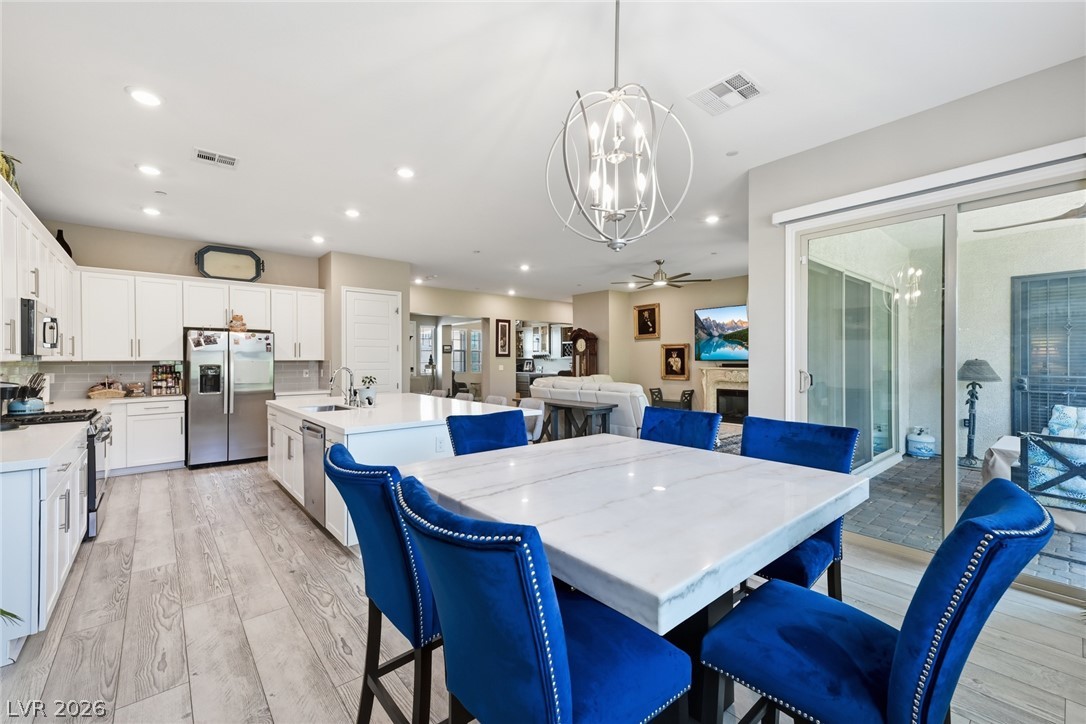 689 Corelli Cove Street Property Photo 21