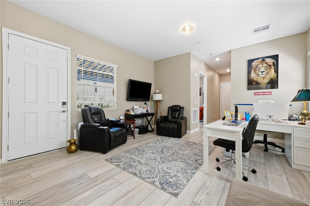 689 Corelli Cove Street Property Photo 32
