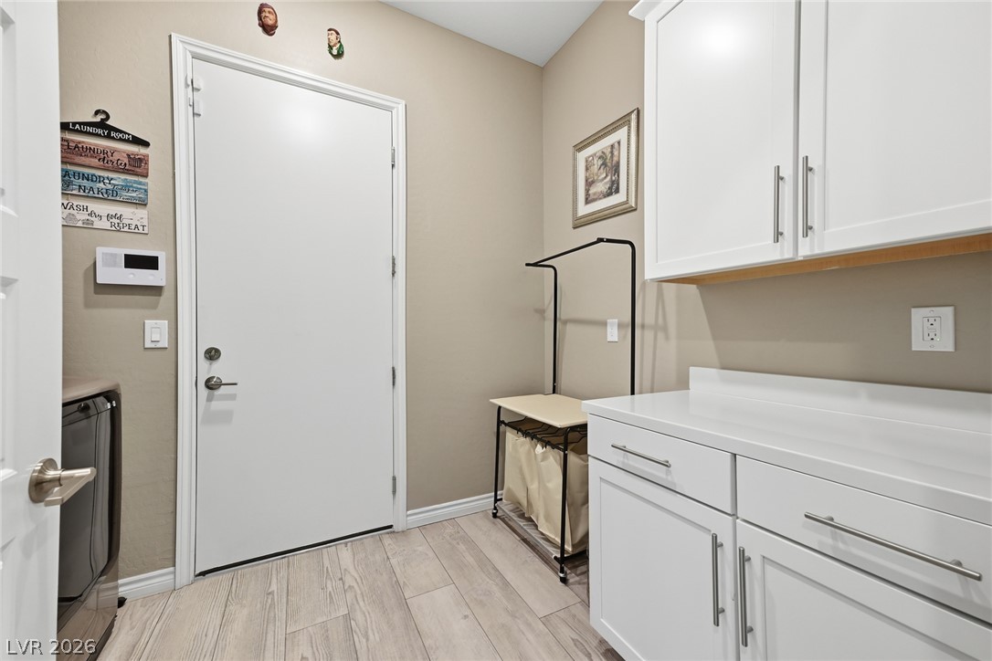 689 Corelli Cove Street Property Photo 42