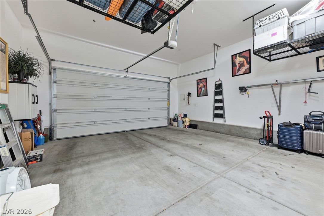 689 Corelli Cove Street Property Photo 44