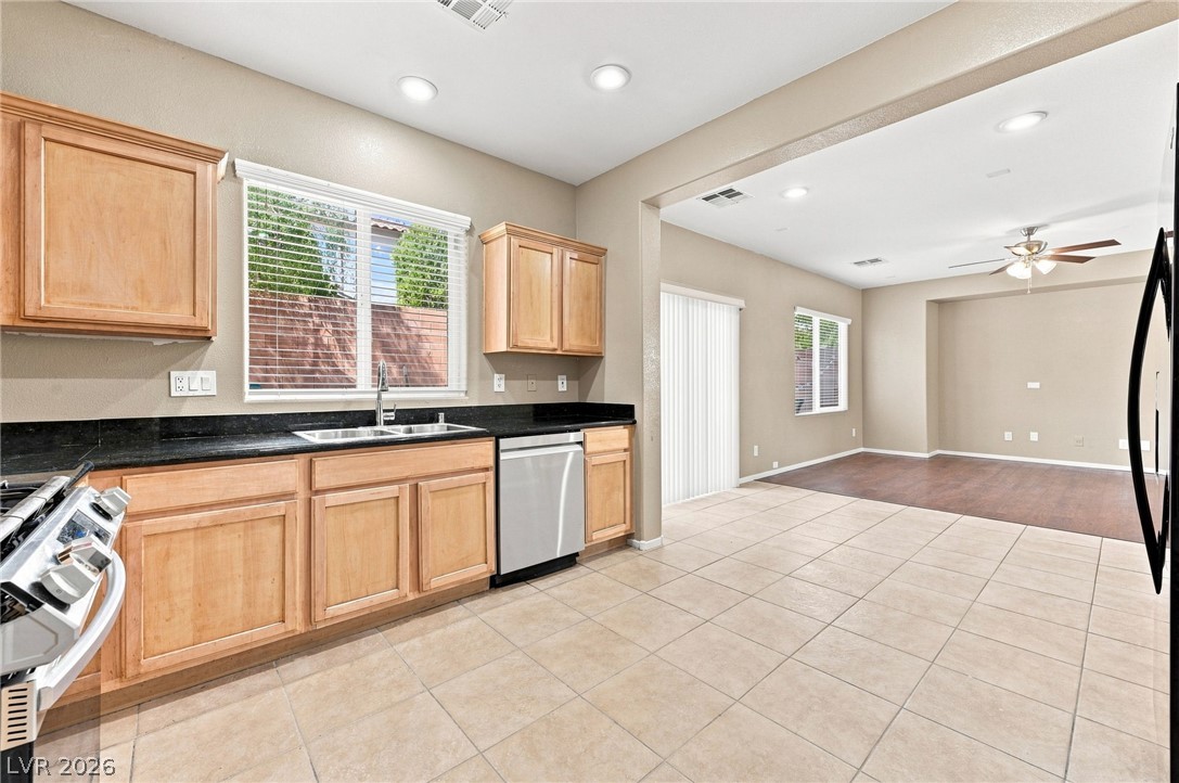 11240 Woodland Violet Avenue Property Photo 11