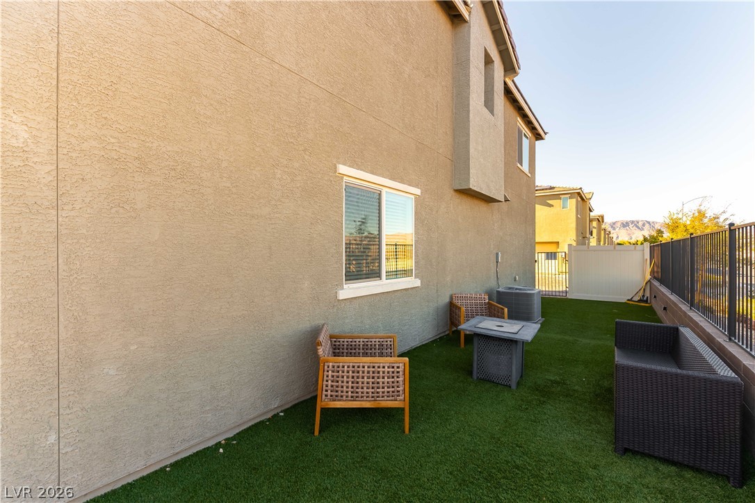 2941 Dusty Yellow Court Property Photo 3