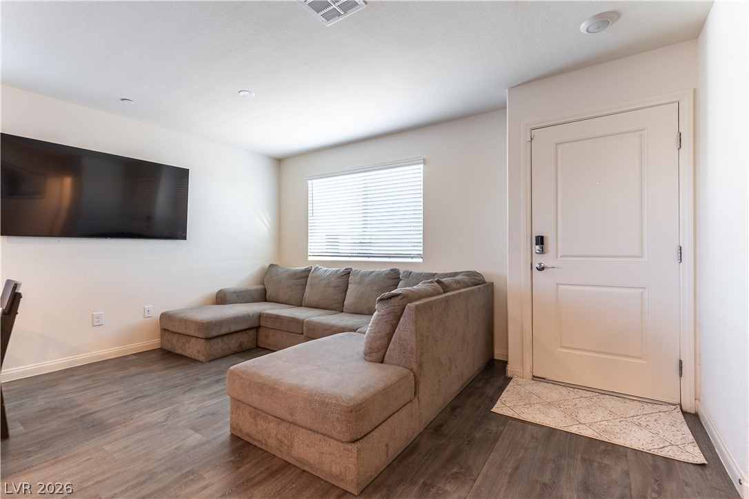 2941 Dusty Yellow Court Property Photo 6