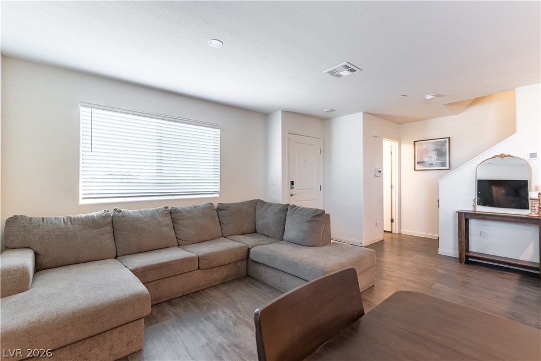 2941 Dusty Yellow Court Property Photo 8