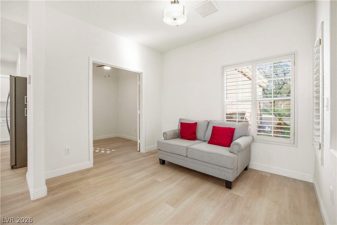 2562 Grandville Avenue Property Photo 11