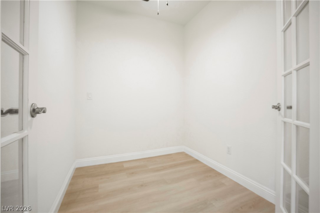 2562 Grandville Avenue Property Photo 12