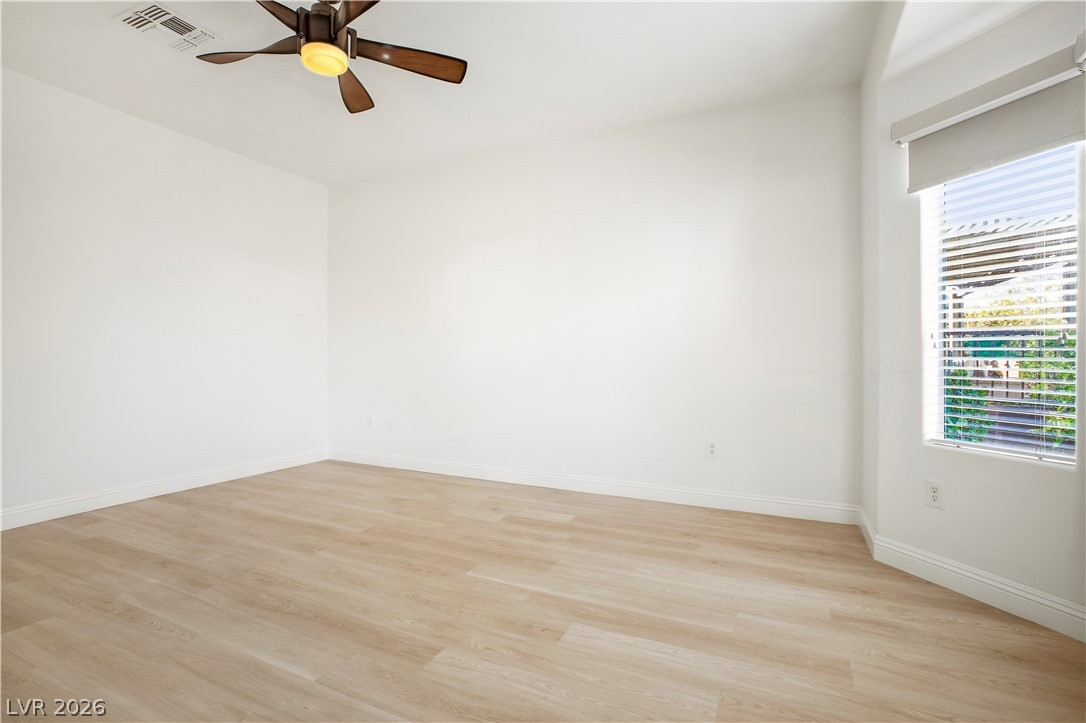 2562 Grandville Avenue Property Photo 23