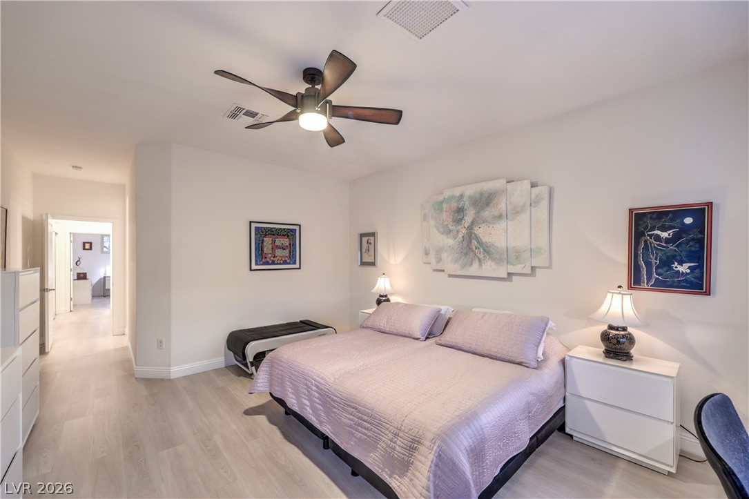 2562 Grandville Avenue Property Photo 24