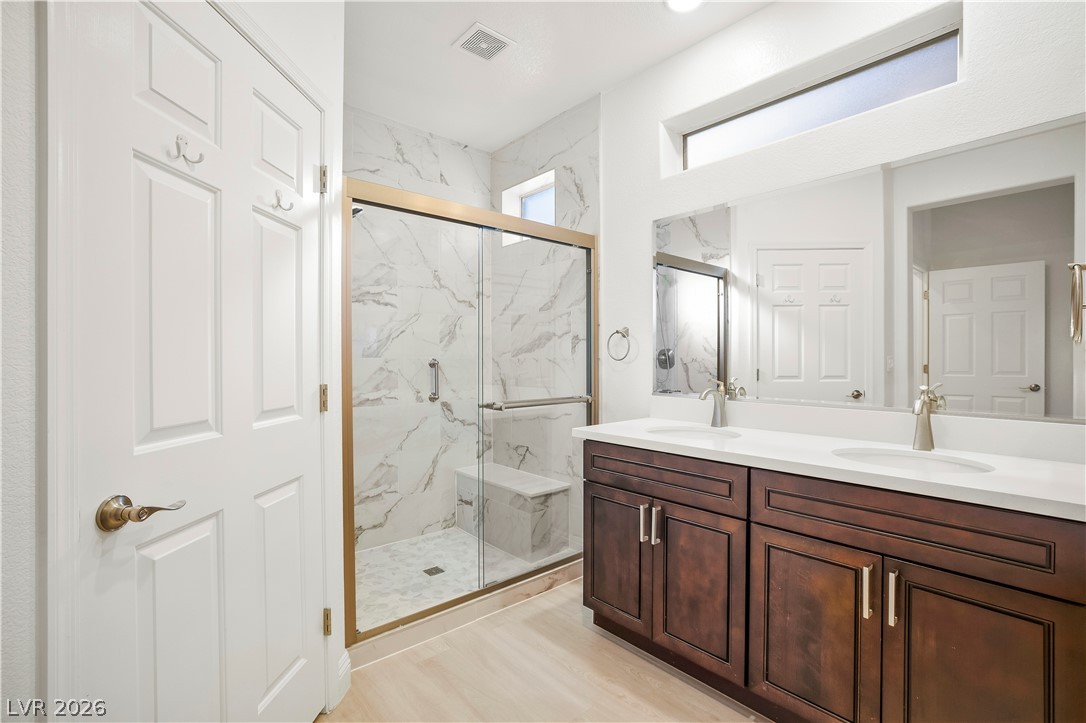 2562 Grandville Avenue Property Photo 26