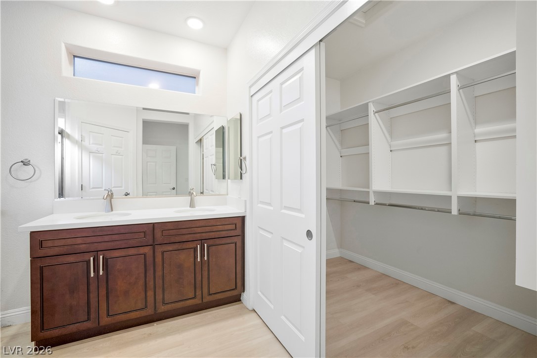 2562 Grandville Avenue Property Photo 27
