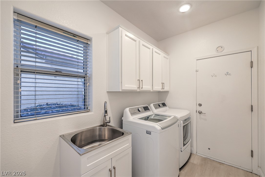 2562 Grandville Avenue Property Photo 32