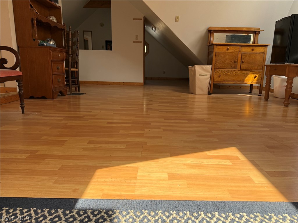 1001 Canyon Street Property Photo 25