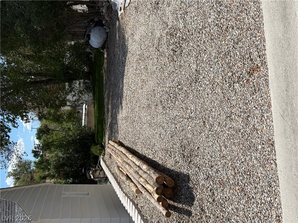 1001 Canyon Street Property Photo 34