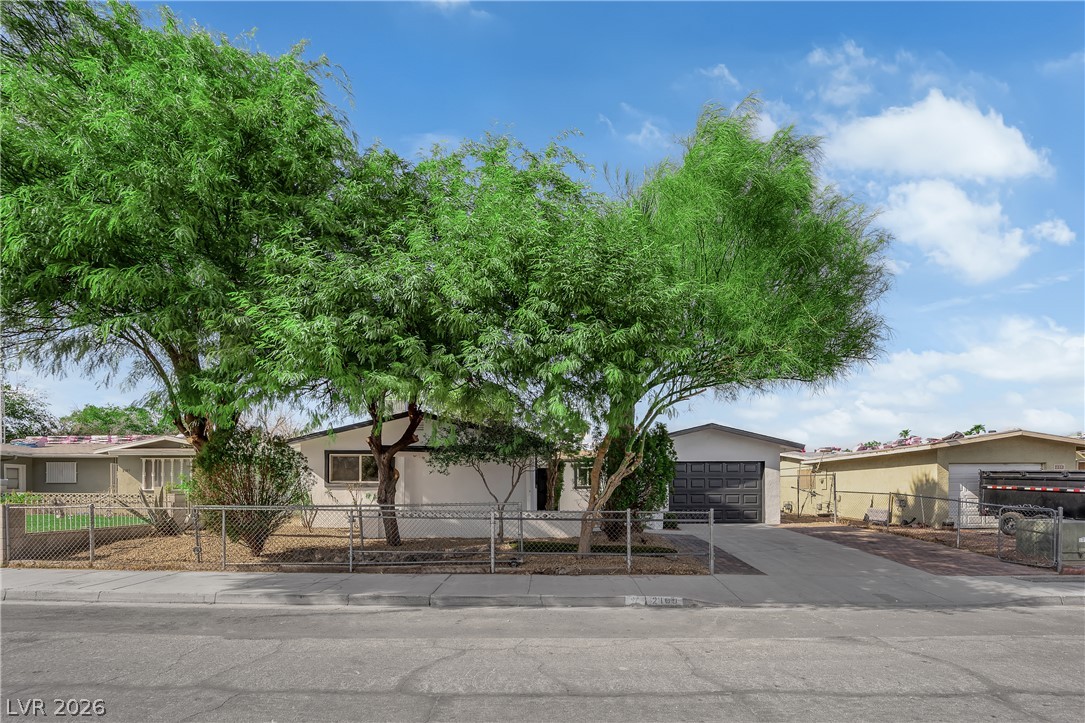 2109 Jansen Avenue Property Photo 1