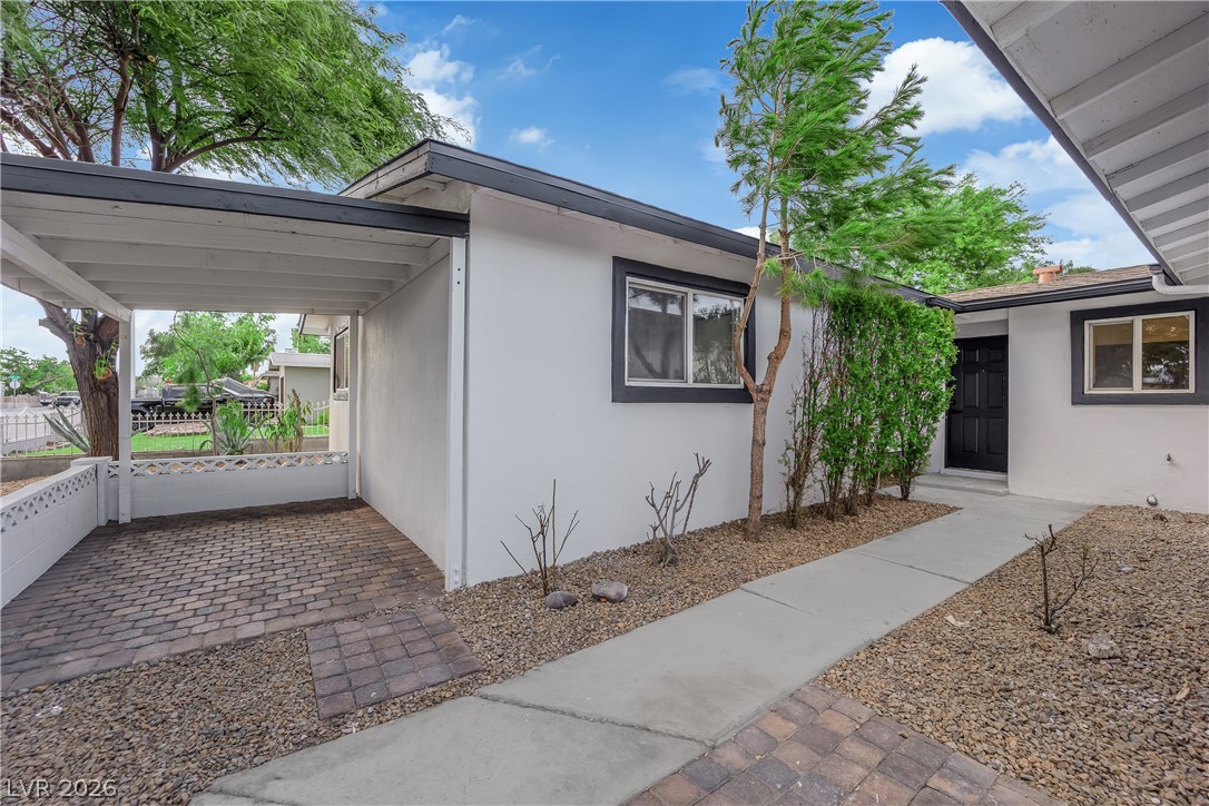 2109 Jansen Avenue Property Photo 3