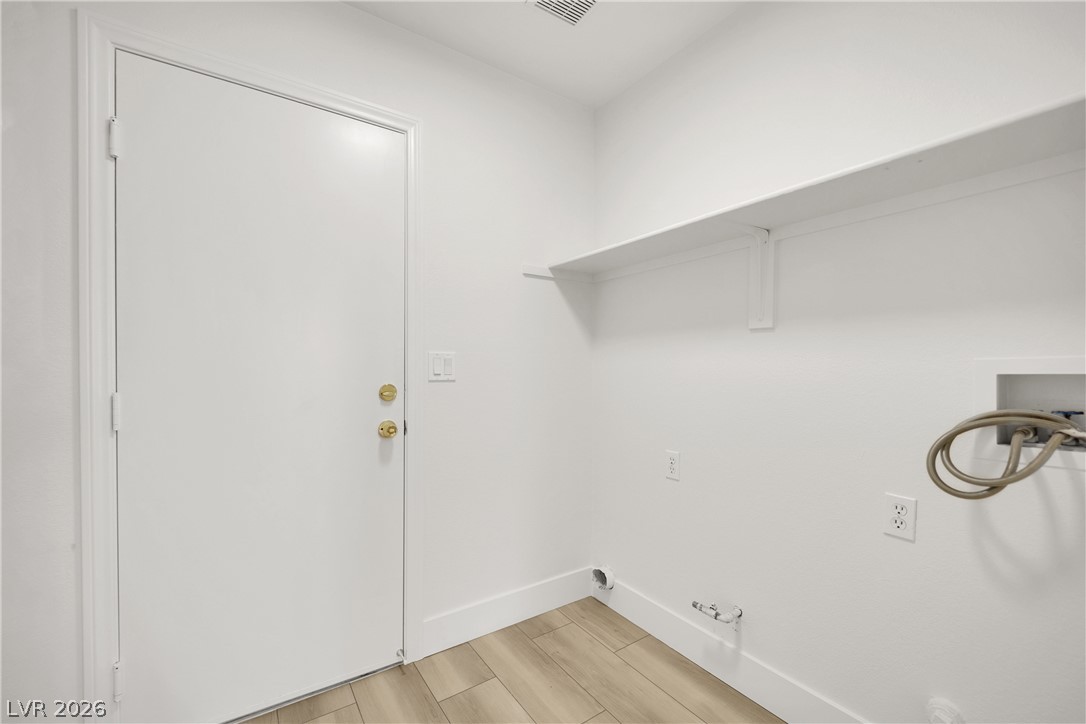 908 Sunnyfield Way Property Photo 25