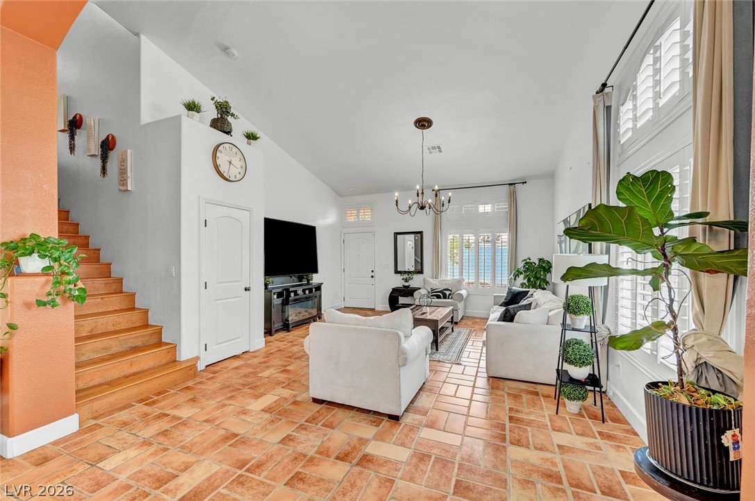 5926 Gingham Street Property Photo 8