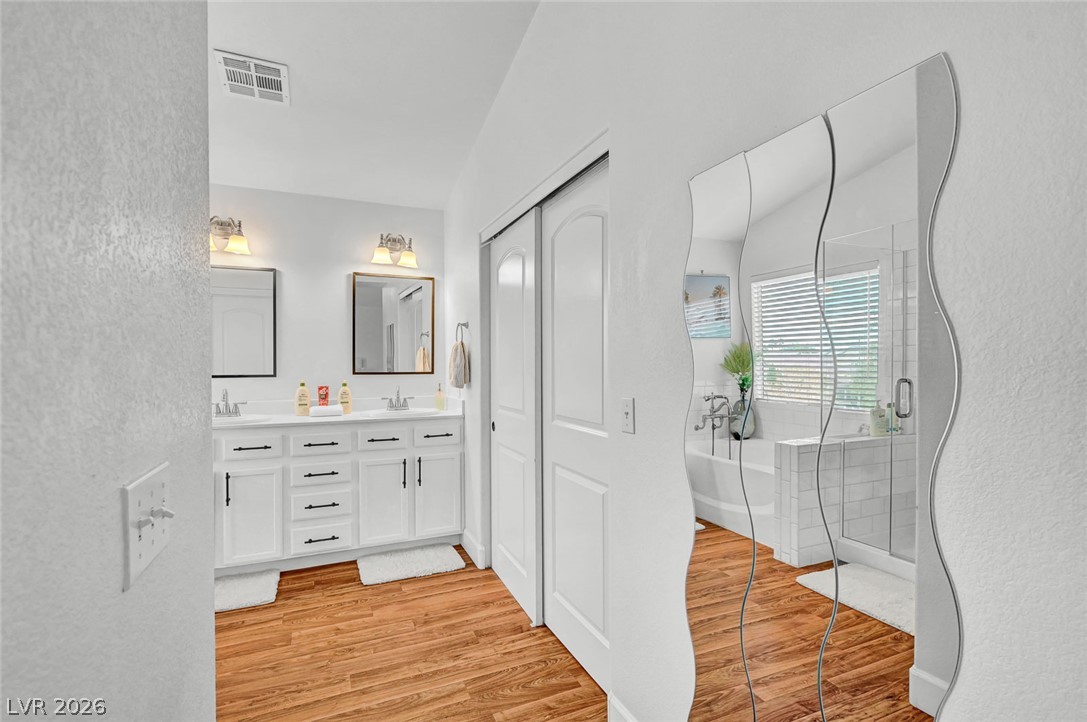 5926 Gingham Street Property Photo 38
