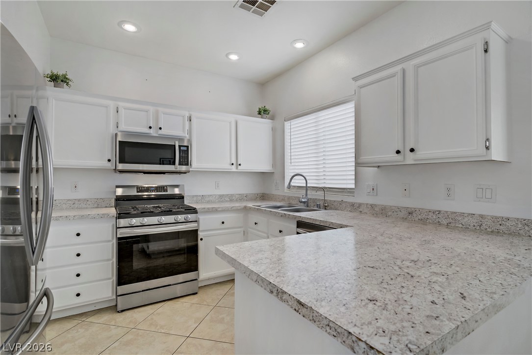 3205 Rainmaker Street Property Photo 6