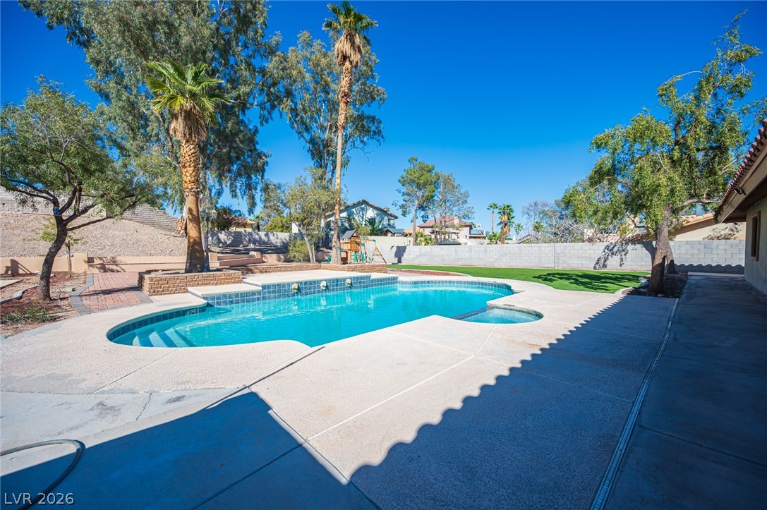 7100 King Solomons Court Property Photo 4