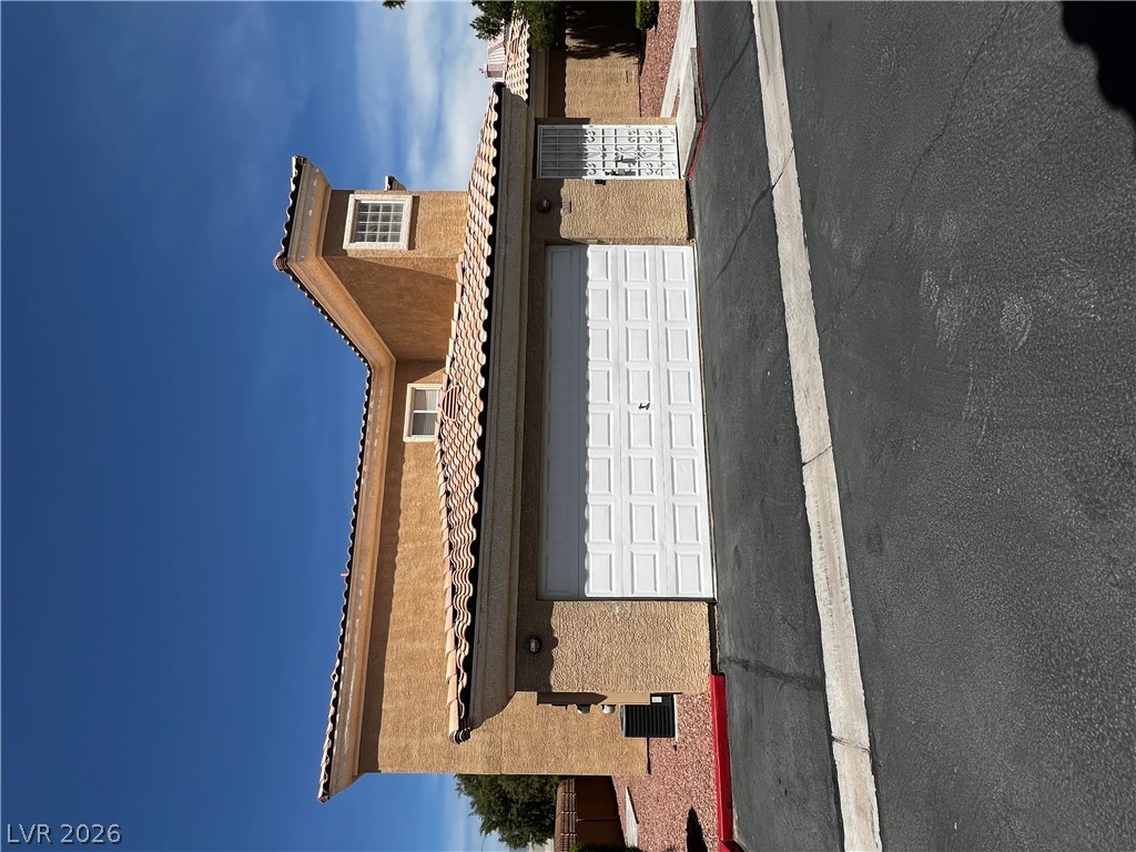6905 Cobre Azul Avenue 202 Property Photo 2