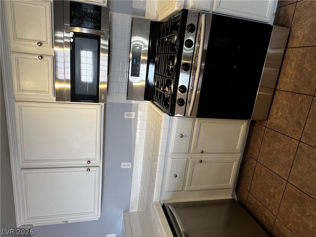 6905 Cobre Azul Avenue 202 Property Photo 7