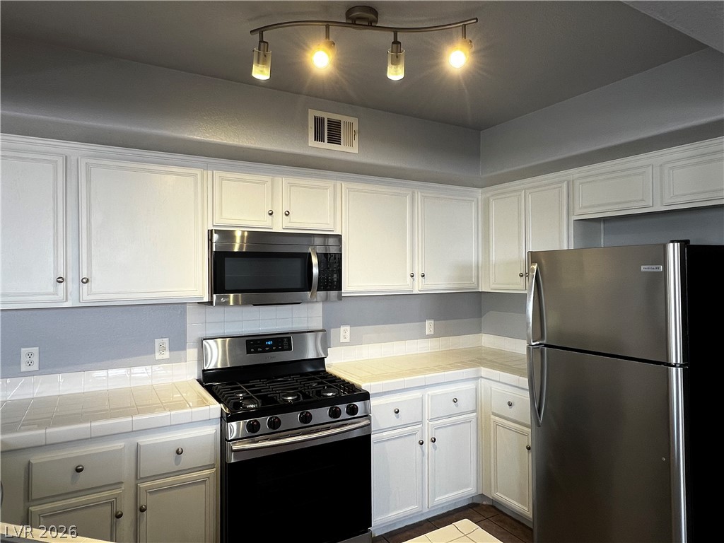 6905 Cobre Azul Avenue 202 Property Photo 9