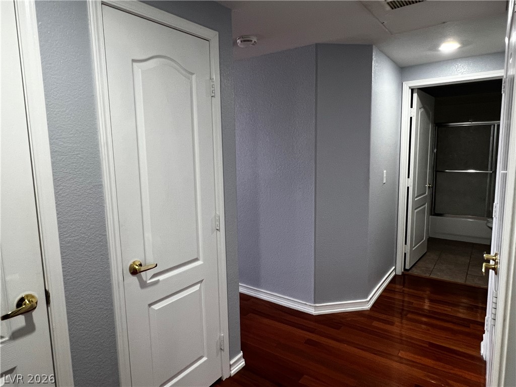 6905 Cobre Azul Avenue 202 Property Photo 15