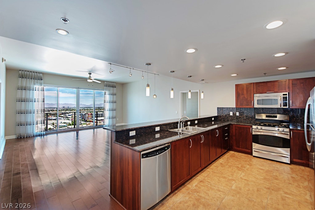 150 Las Vegas Boulevard 1513 Property Photo 5