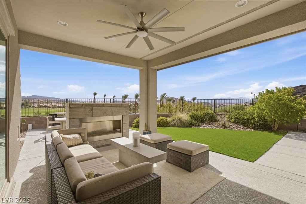 4 Strada Caruso Property Photo 1