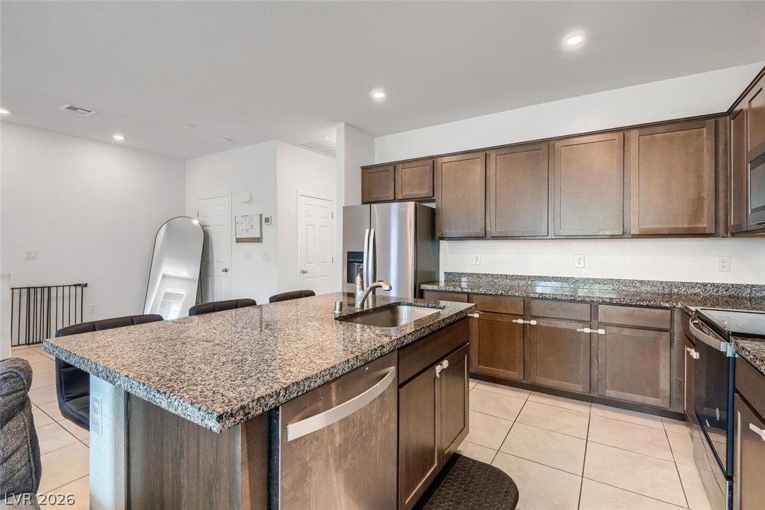 5667 Sartorial Street Property Photo 6