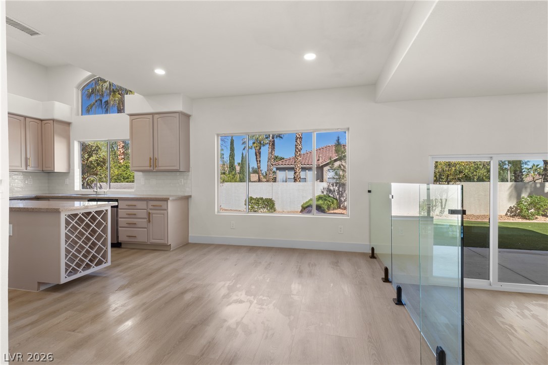 1700 Double Arrow Place Property Photo 10