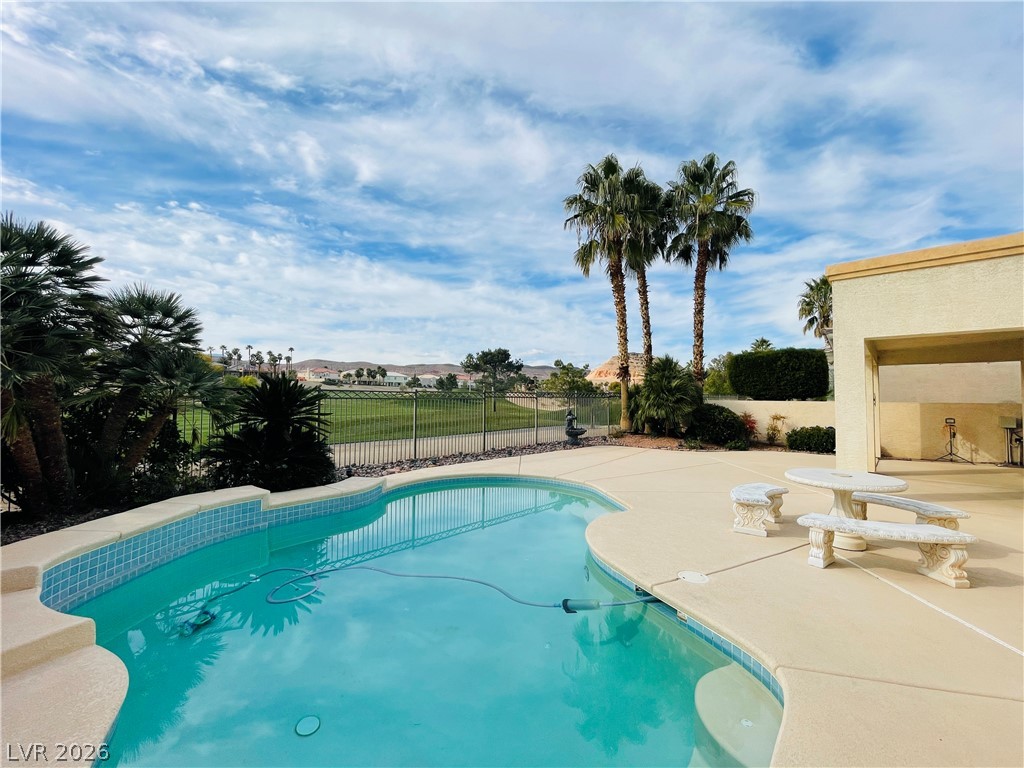231 Cliff Valley Drive Property Photo 2