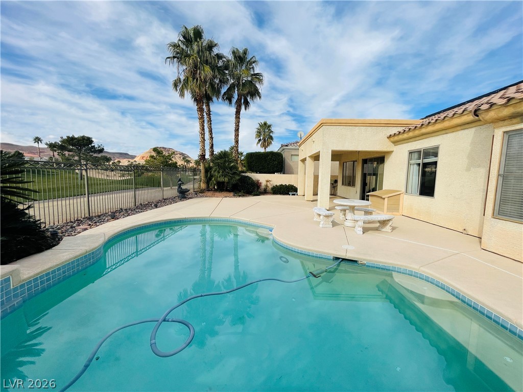 231 Cliff Valley Drive Property Photo 5