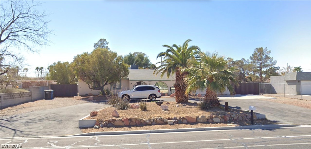 5217 West Gowan Road Property Photo 1