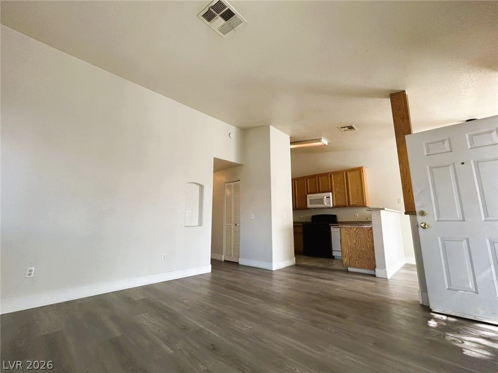4730 East Craig Road 2094 Property Photo 3