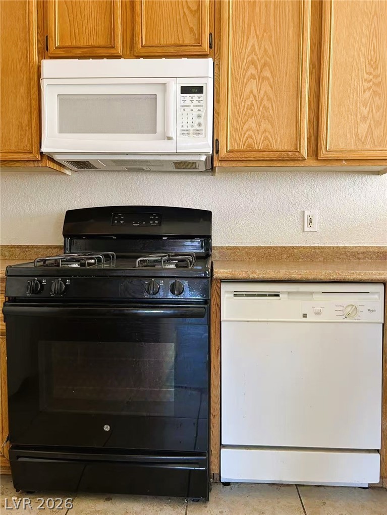 4730 East Craig Road 2094 Property Photo 5