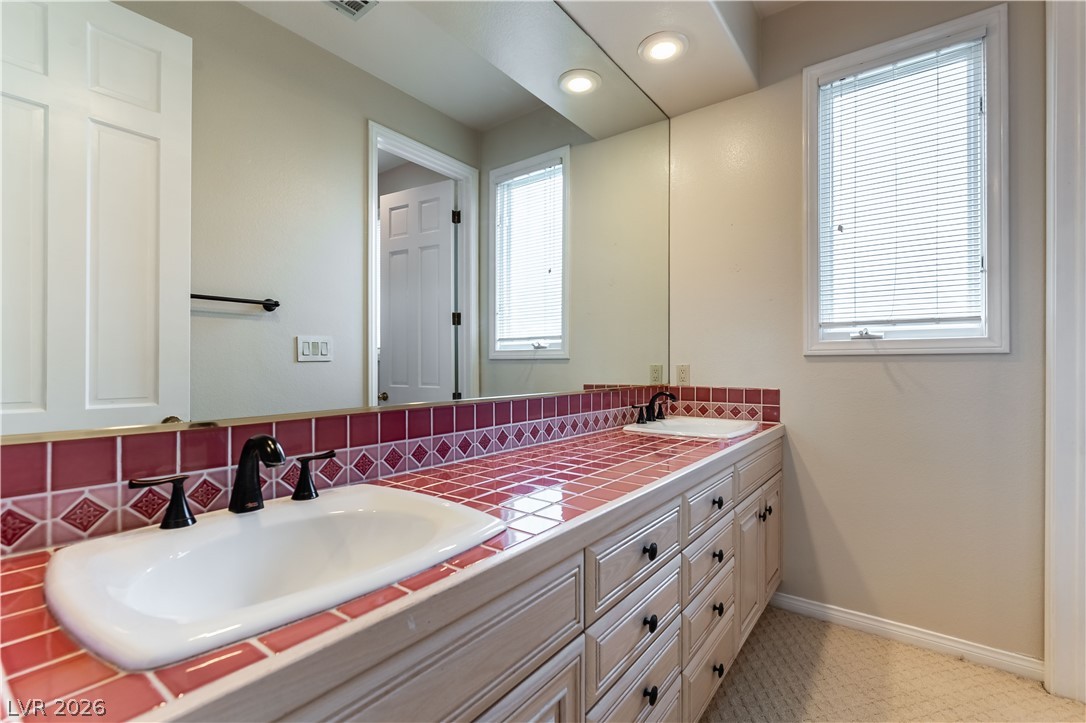 8240 Horseshoe Bend Lane Property Photo 18