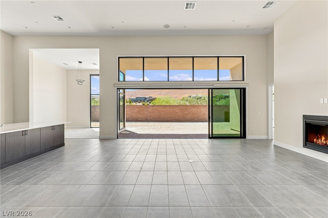 10865 Agate Cliffs Avenue Property Photo 10