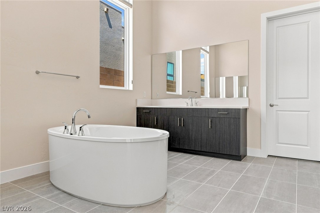 10865 Agate Cliffs Avenue Property Photo 27