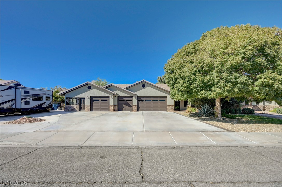 3746 Mahalo Circle Property Photo 5