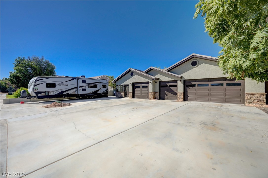 3746 Mahalo Circle Property Photo 7