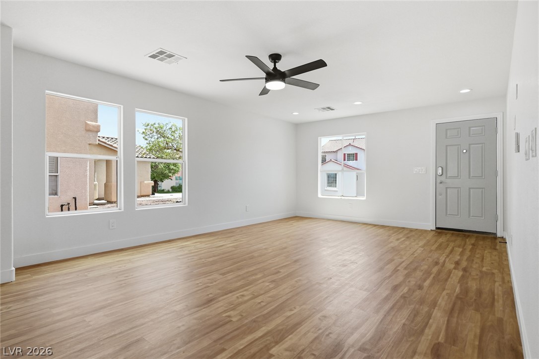 5044 Wild Buffalo Avenue Property Photo 14