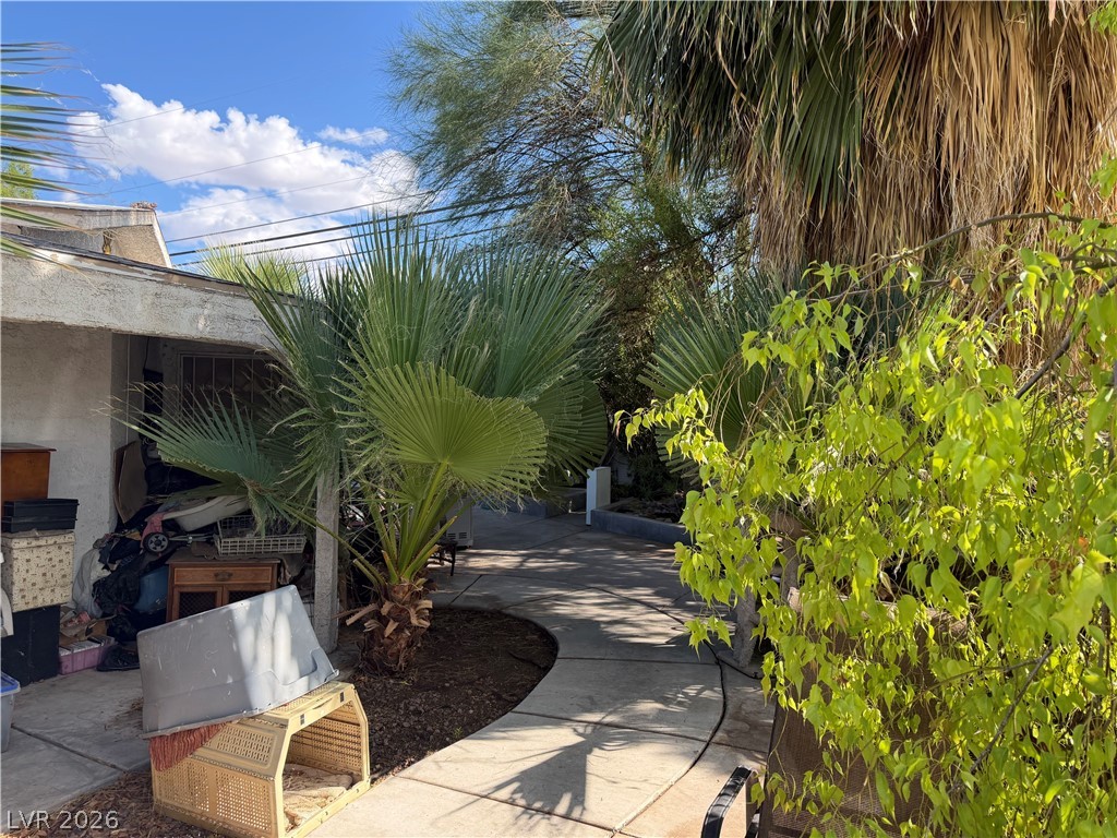 4624 East Desert Inn Road Property Photo 7