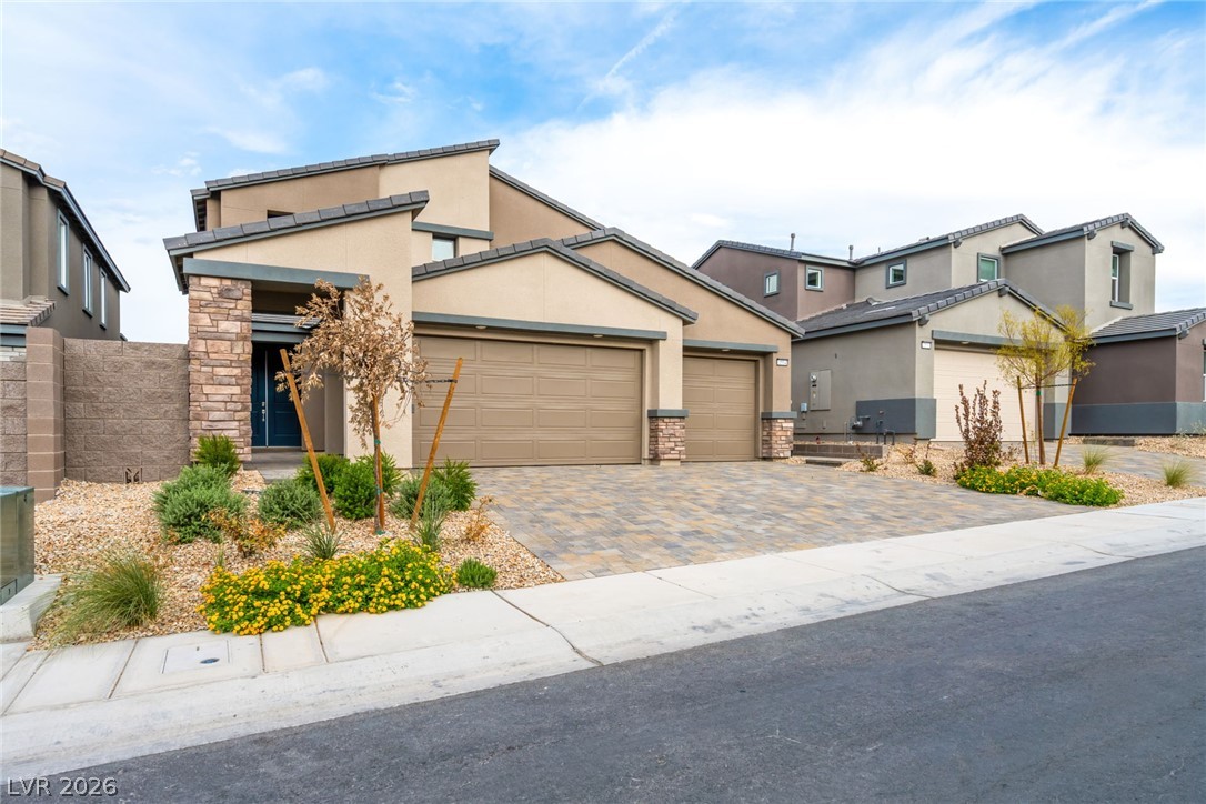 1514 Capri Cascades Court Property Photo 2