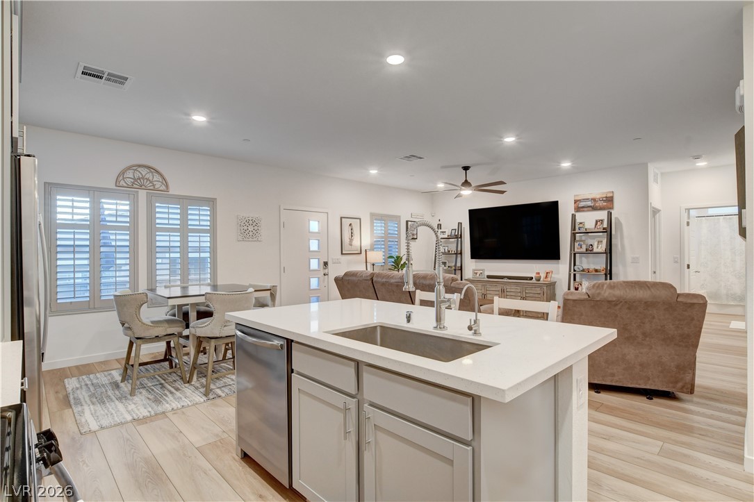 384 Aravalli Crest Street Property Photo 4