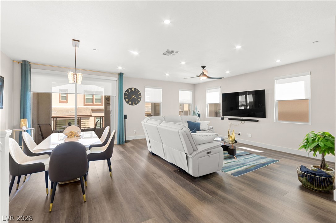 1424 Nocturnal Flight Street Property Photo 4
