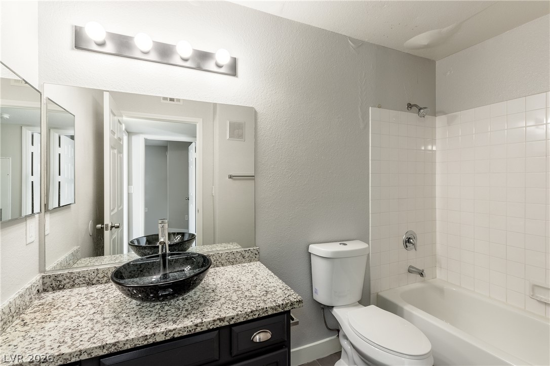 4304 West Lake Mead Boulevard 101 Property Photo 16