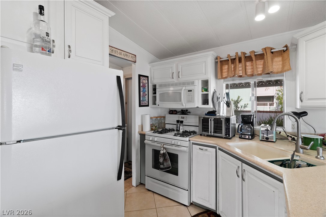 1655 Granada Street Property Photo 14