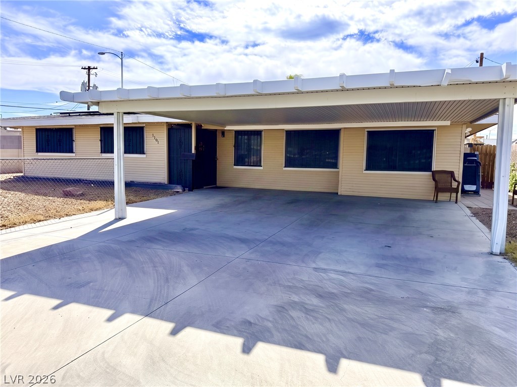 1101 Tamerack Avenue Property Photo 3